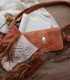 Intricate Shelly Cross Body Bag 